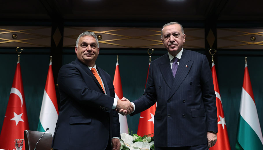 Βίκτορ Όρμπαν - Ρετζέπ Ταγίπ Ερντογάν © EPA/TURKISH PRESIDENTAL PRESS OFFICE HANDOUT HANDOUT EDITORIAL USE ONLY/NO SALES