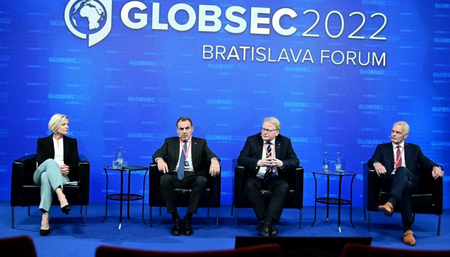 Ο Ν. Παναγιωτόπουλος στο «17o GLOBSEC Bratislava Forum 2022» ©Eurokinissi
