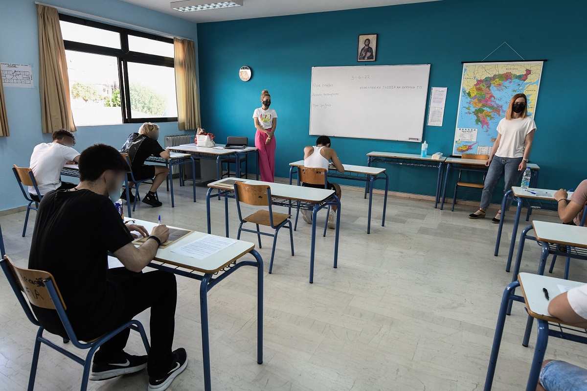 Πανελλαδικές: Σε Αρχαία, Μαθηματικά και Βιολογία εξετάζονται οι υποψήφιοι