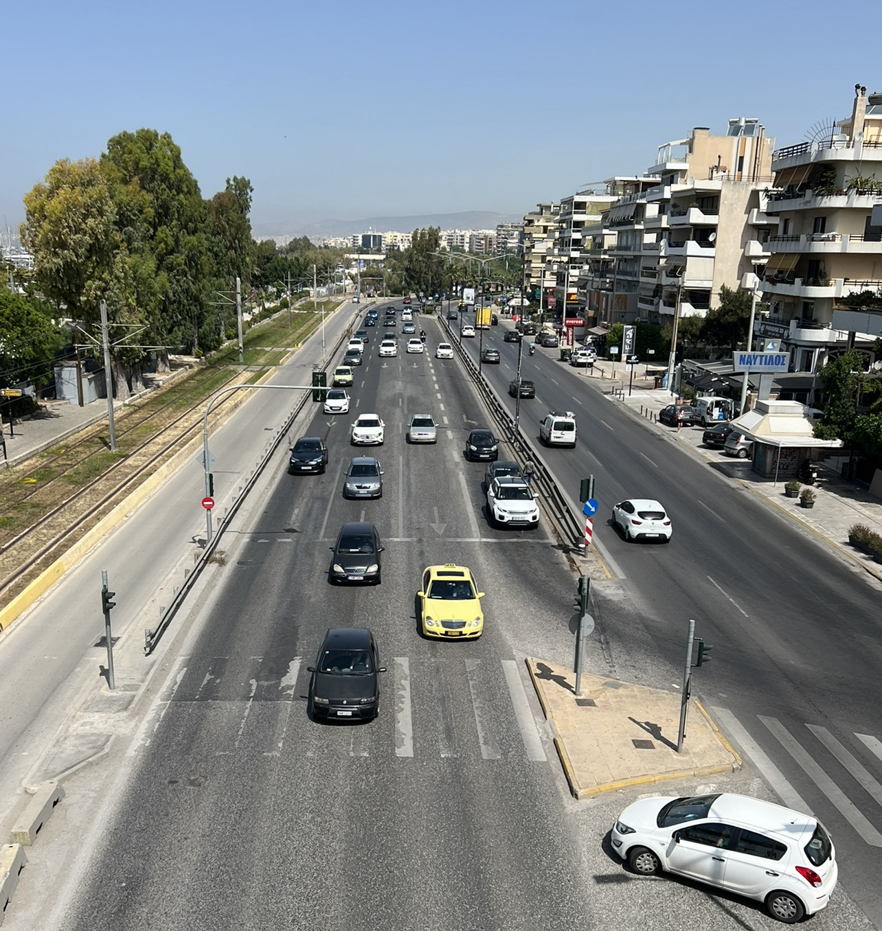 Περιφέρεια Αττικής: Επείγουσες επεμβάσεις στις Λεωφ. Ποσειδώνος και Κηφισού