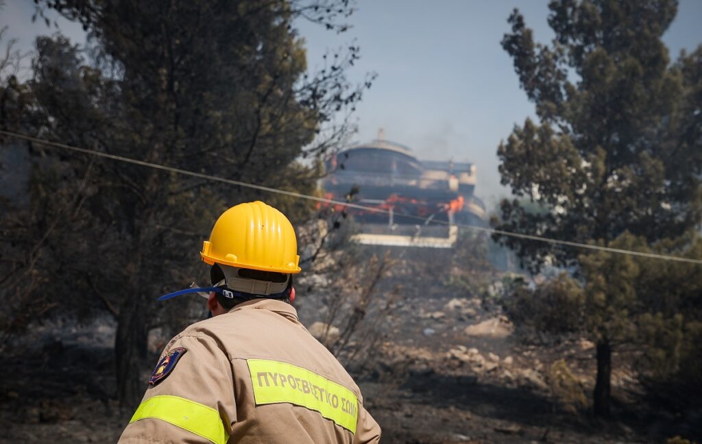 Σε εξέλιξη η καταμέτρηση των ζημιών στο Πανόραμα Βούλας μετά τη φωτιά