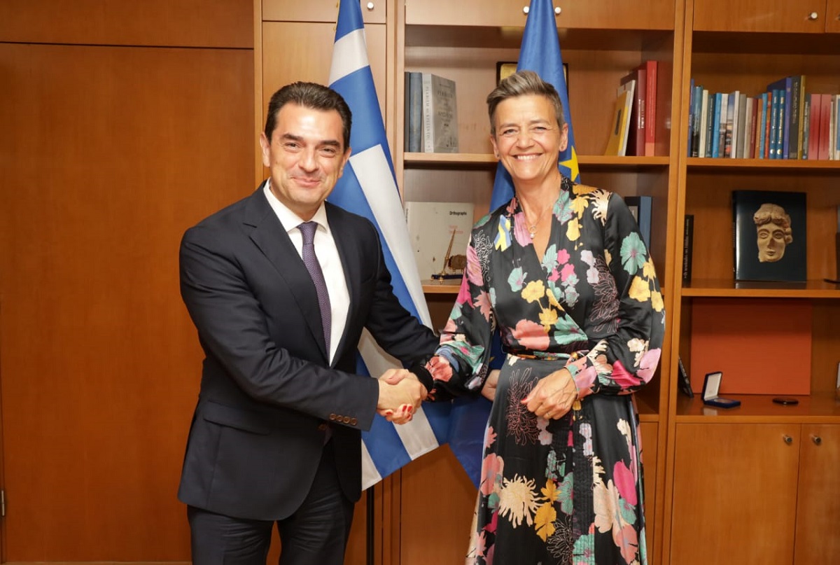 Σκρέκας: Θα υπερβεί το 50% η συμμετοχή των ΑΠΕ στο ενεργειακό μείγμα