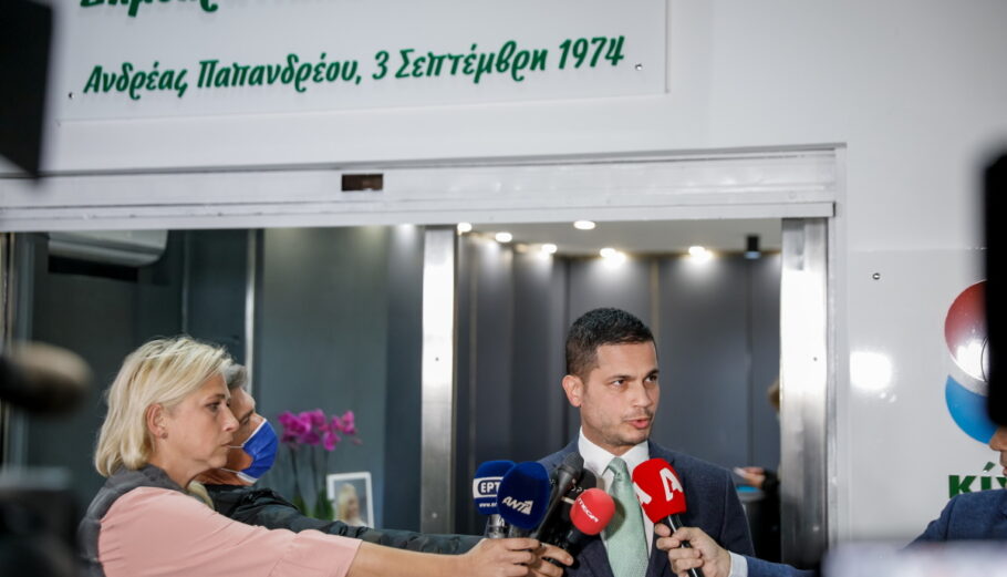 O Σπύρος Καρανικόλας στις εσωκομματικές εκλογές Κίνημα Αλλαγής Α' Γύρος - Γραφεία Χαριλάου Τρικούπη @Eurokinissi