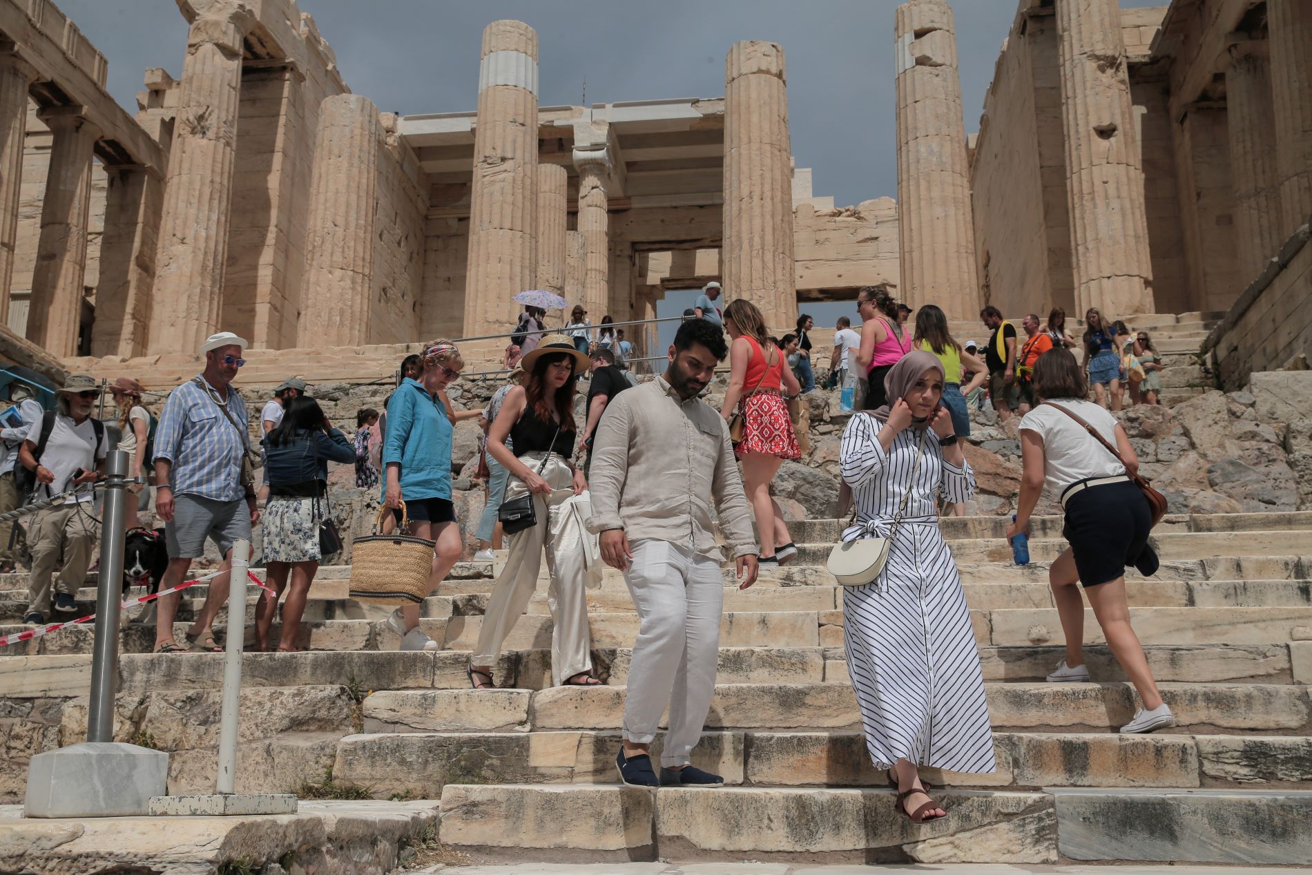 Τουρίστες στην Ακρόπολη ©ΑΠΕ-ΜΠΕ