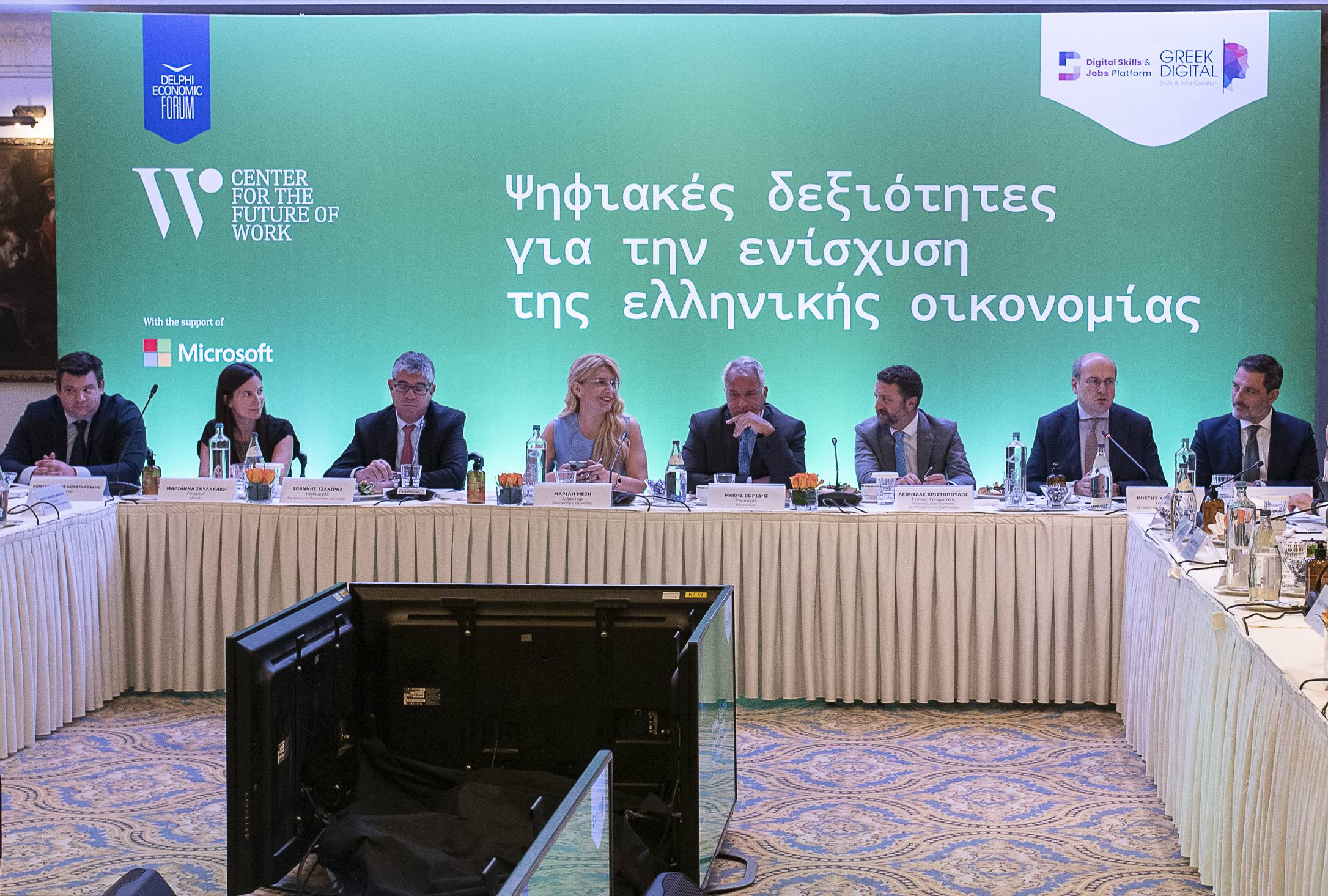Χατζηδάκης: Η πολιτεία διαθέτει πάνω από 1 δισ. για κατάρτιση