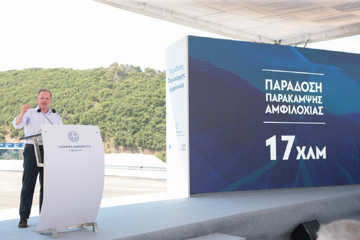 Ο Κώστας Καραμανλής στη παράδοση έργου παράκαμψης Αμφιλοχίας