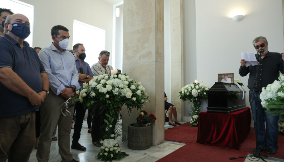Κηδεία Ηλία Νικολακόπουλου © ΒΑΣΙΛΗΣ ΡΕΜΠΑΠΗΣ/EUROKINISSI