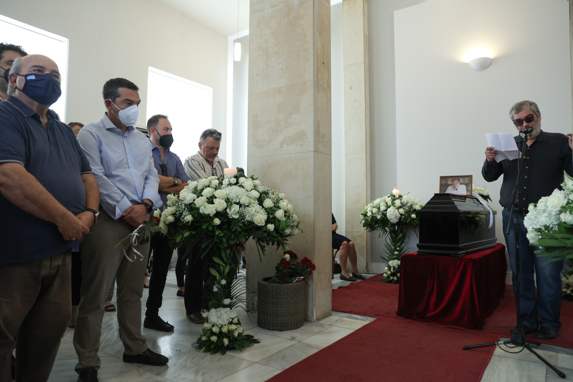 Κηδεία Ηλία Νικολακόπουλου © ΒΑΣΙΛΗΣ ΡΕΜΠΑΠΗΣ/EUROKINISSI
