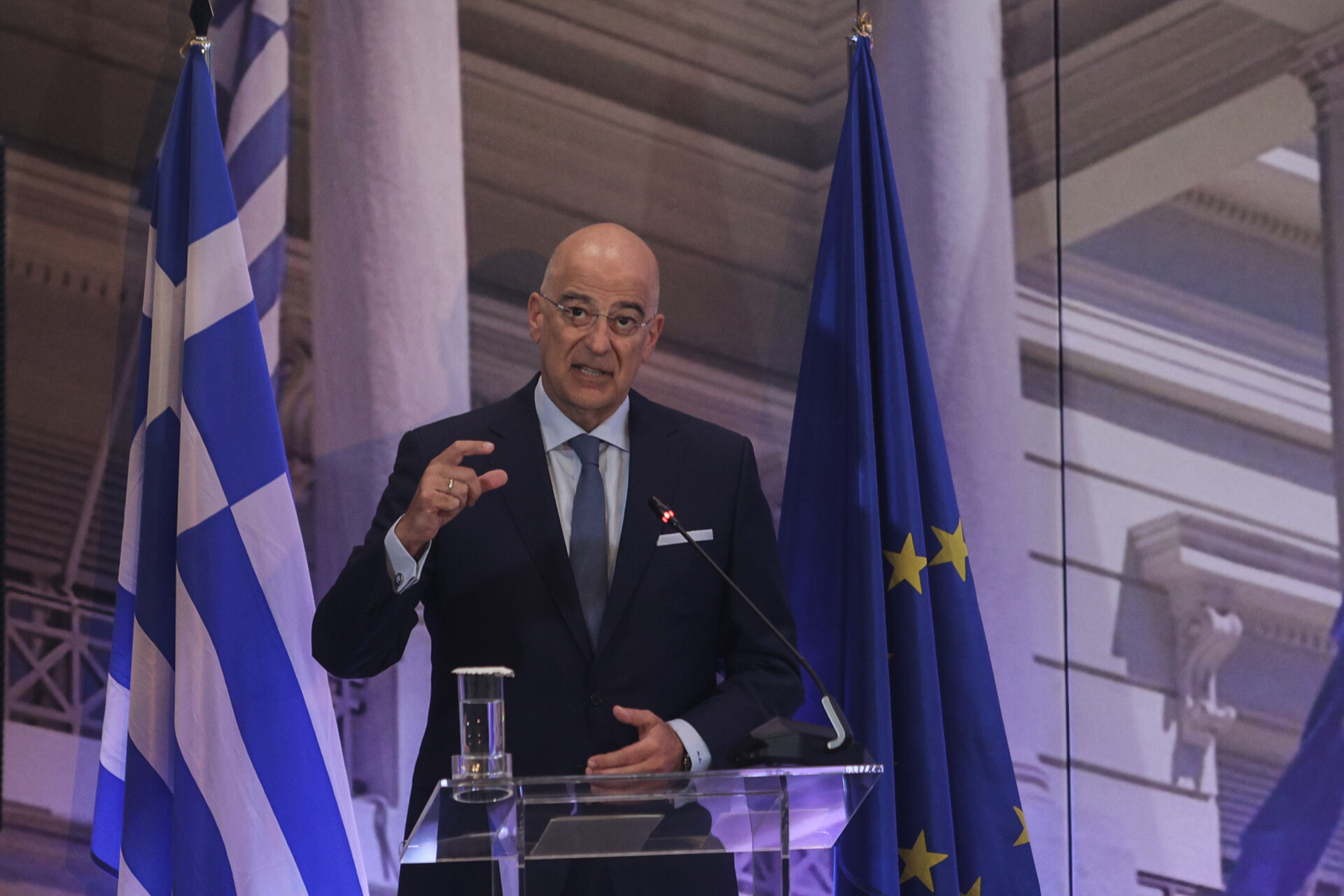 Δένδιας: Απαραίτητο να ευθυγραμμιστούμε πίσω από το Διεθνές Δίκαιο