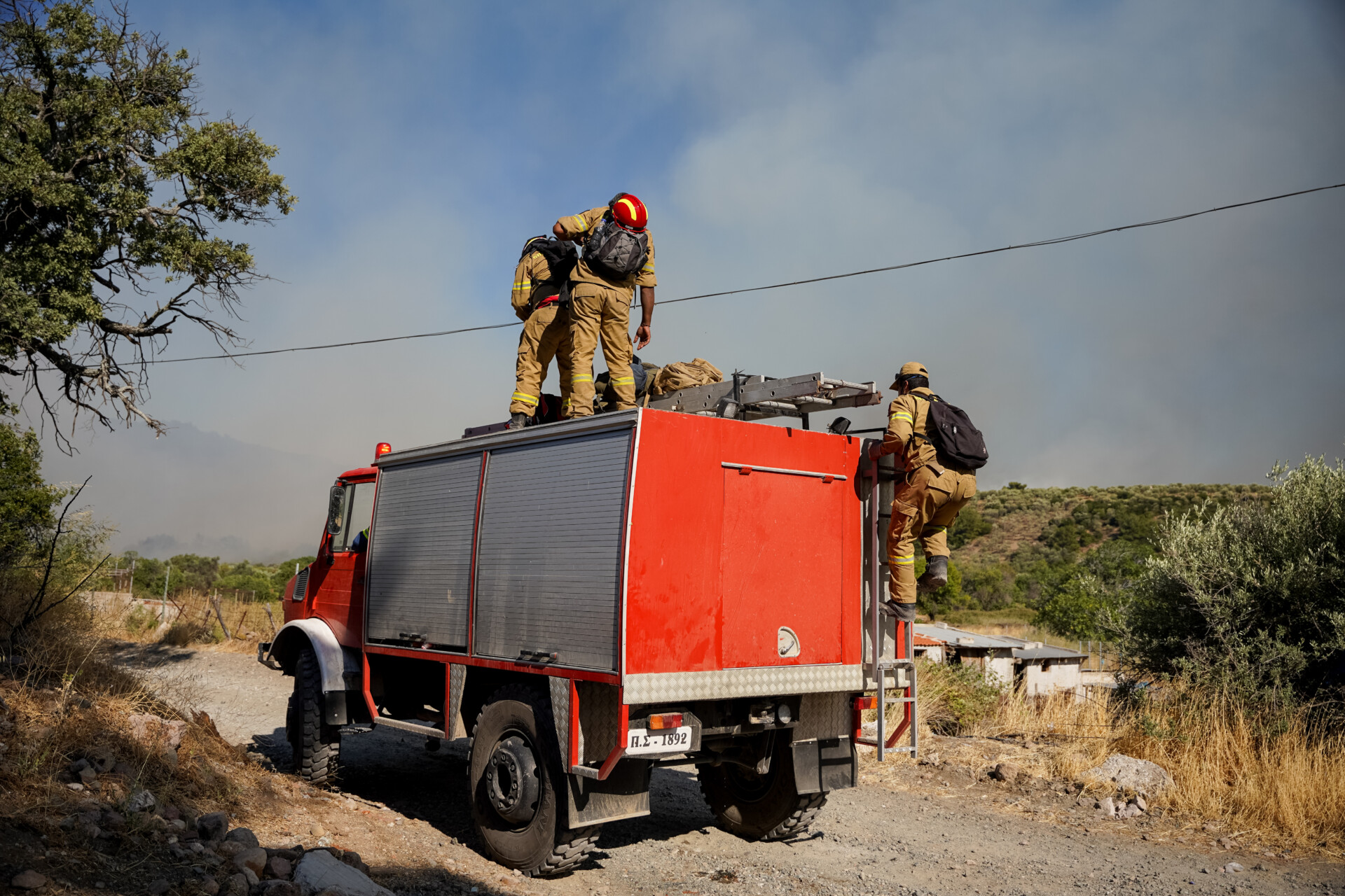 Κατάσβεση πυρκαγιάς στη Λέσβο © Eurokinissi