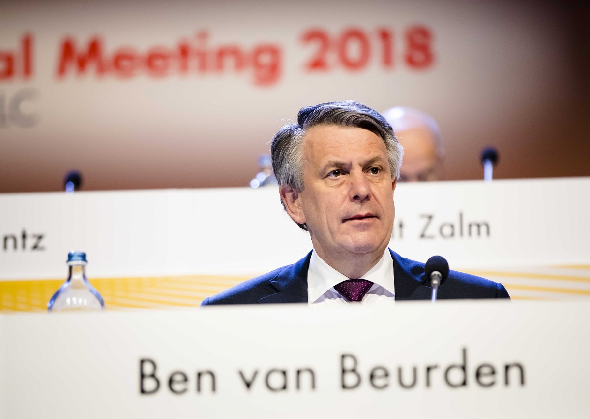 Reuters: Ετοιμάζεται να αποχωρήσει ο CEO της Shell
