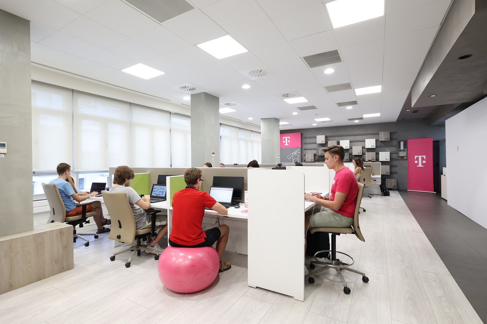 Deutsche Telekom: Το παρασκήνιο της μεταφοράς της στη Θεσσαλονίκη