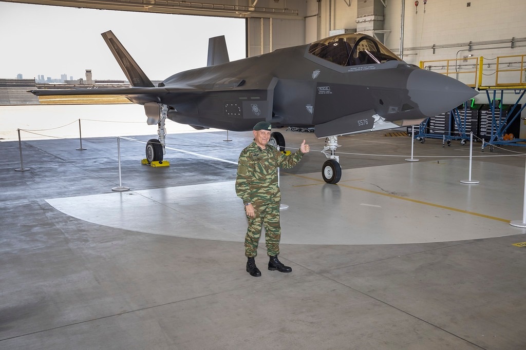 Φλώρος: Στις εγκαταστάσεις της Lockheed Martin για τα F-35
