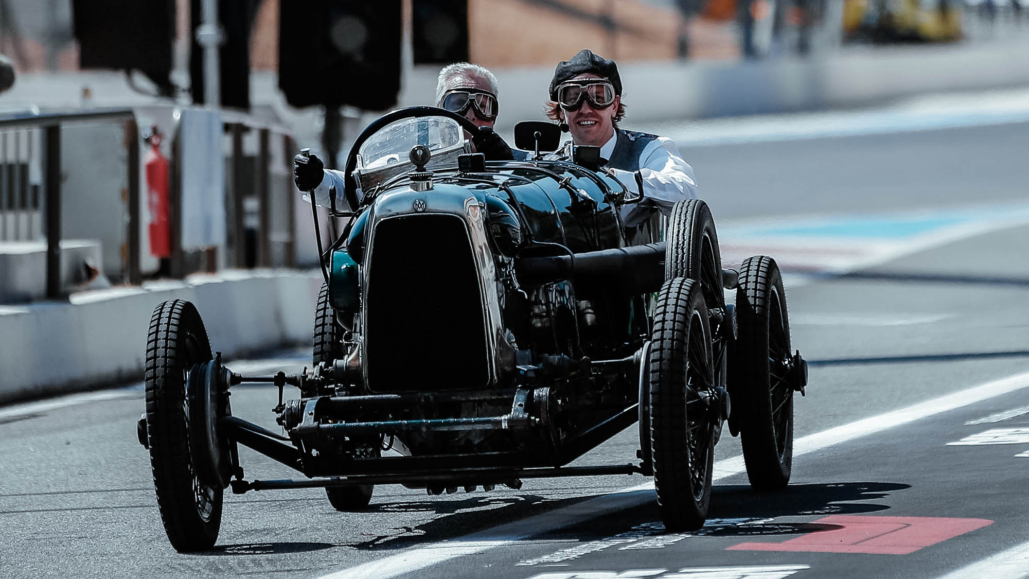 H βόλτα του Sebastian Vettel με το «πράσινο μπιζέλι» του 1922