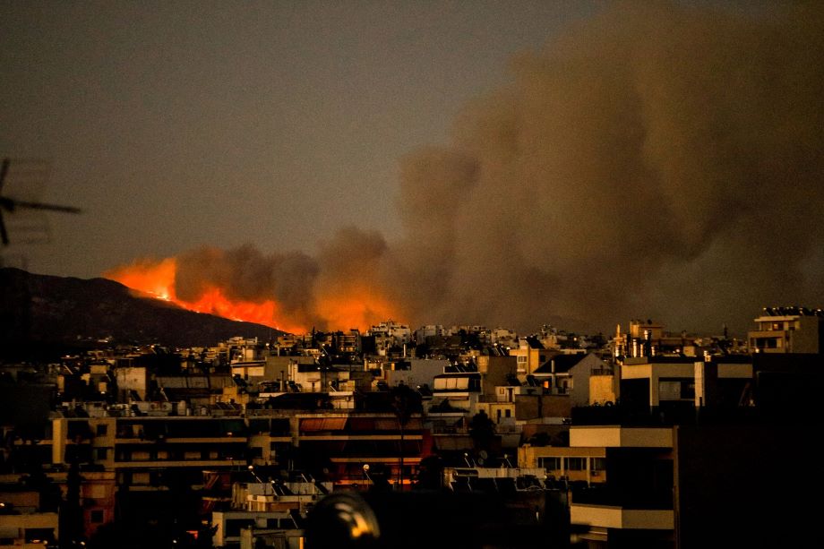 LIVE: Νέα ενημέρωση της Πυροσβεστικής για την πυρκαγιά στην Πεντέλη