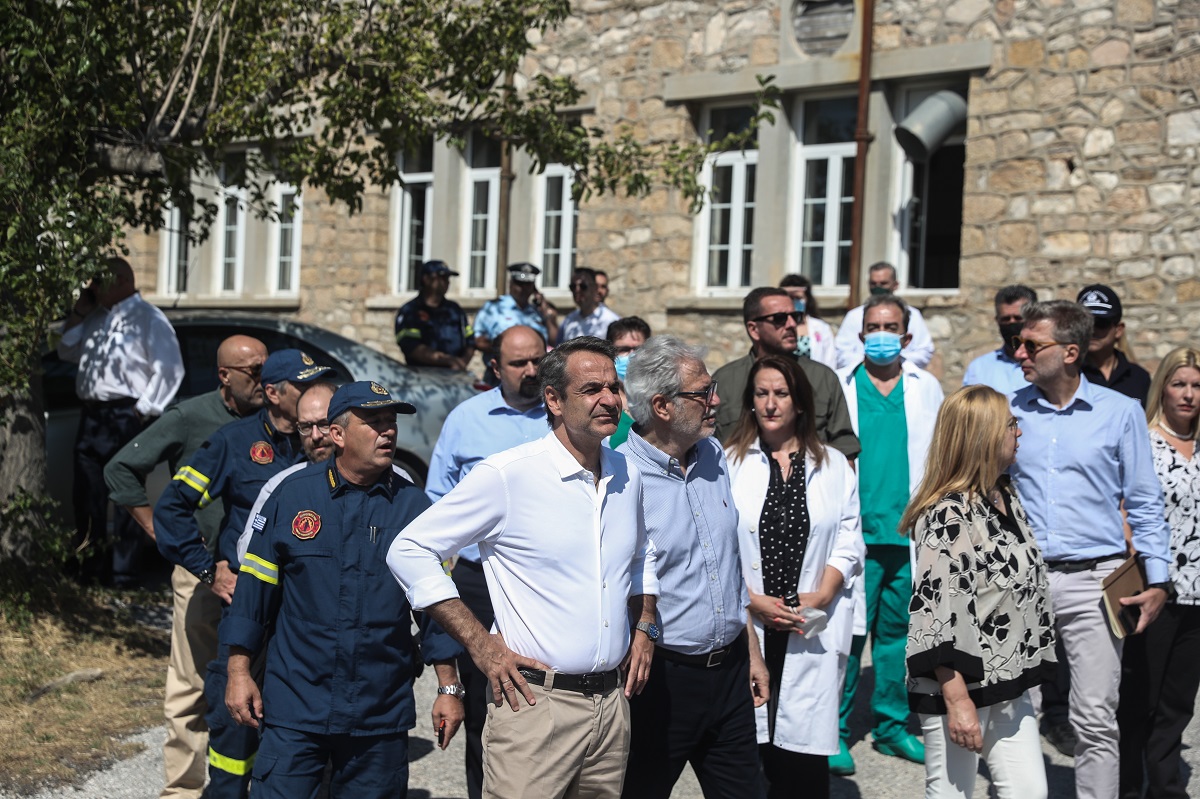 Επίσκεψη του πρωθυπουργού Κυριάκου Μητσοτάκη στις πυρόπληκτες περιοχές της Πεντέλης © Eurokinissi
