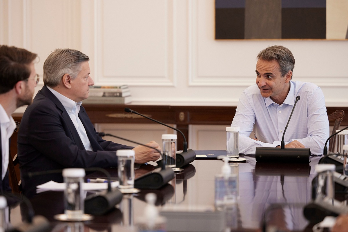 O ελληνοαμερικανός CEO του Netflix Τεντ Σαράντος με τον πρωθυπουργό Κυριάκο Μητσοτάκη ©Dimitris Papamitsos / Greek Prime Minister's Office