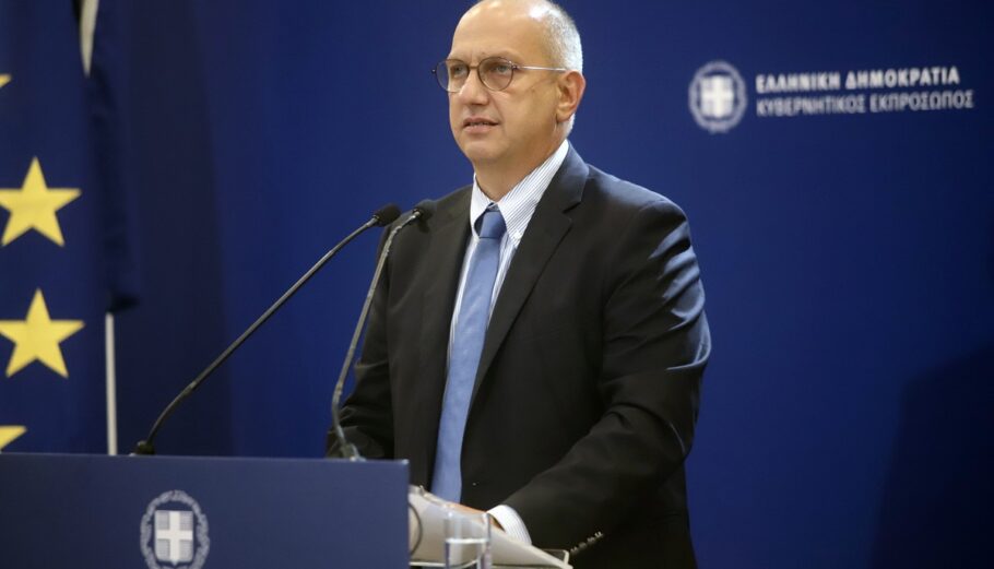 Ο Γιάννης Οικονόμου στην ενημέρωση των πολιτικων συντακτών στη Θεσσαλονίκη @Eurokinissi