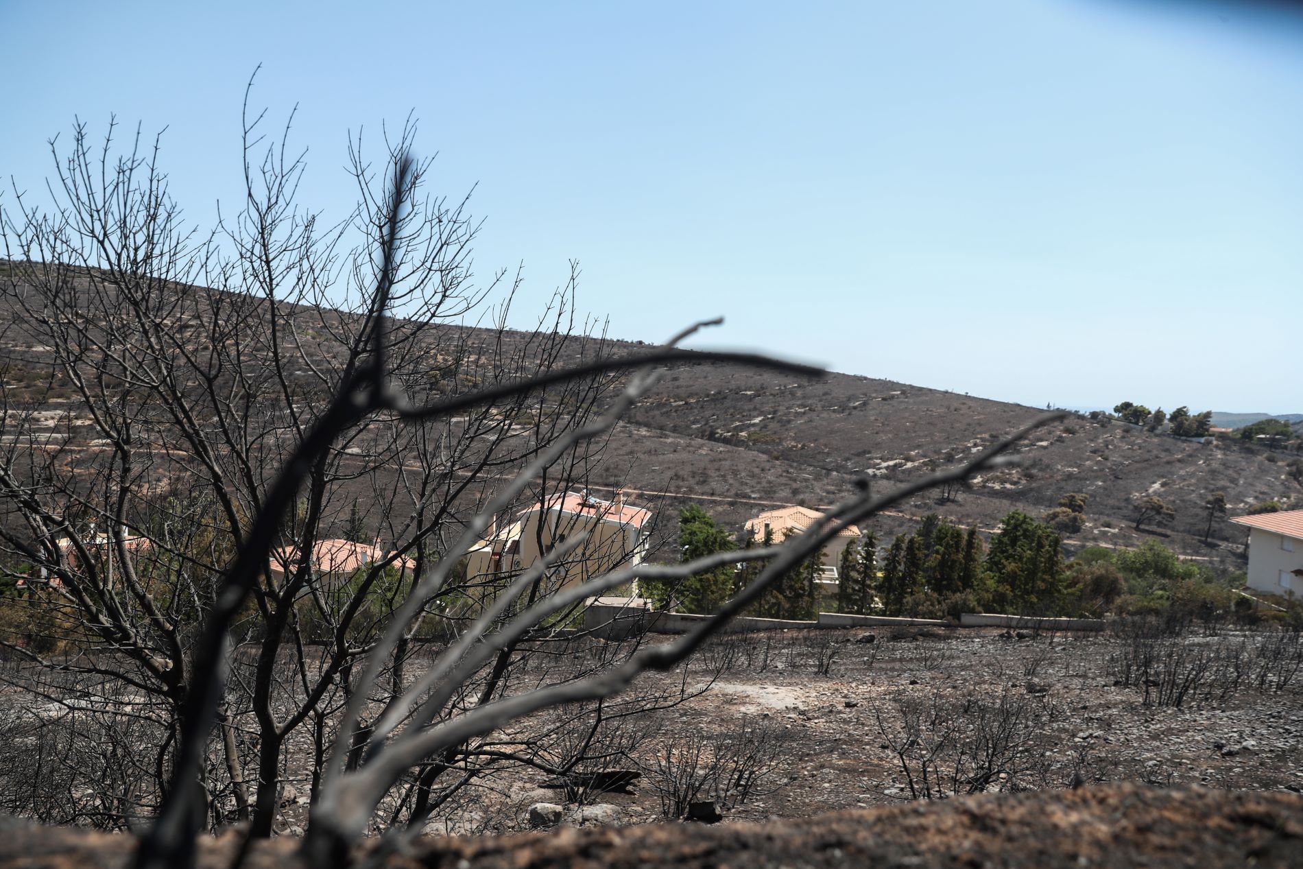 Η επόμενη μέρα στην Πεντέλη ©Eurokinissi