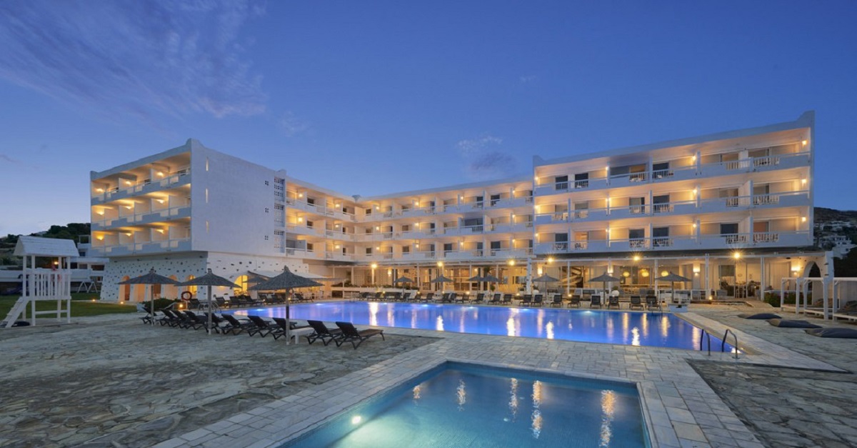 Το Tinos Beach Hotel © tinosbeach.gr