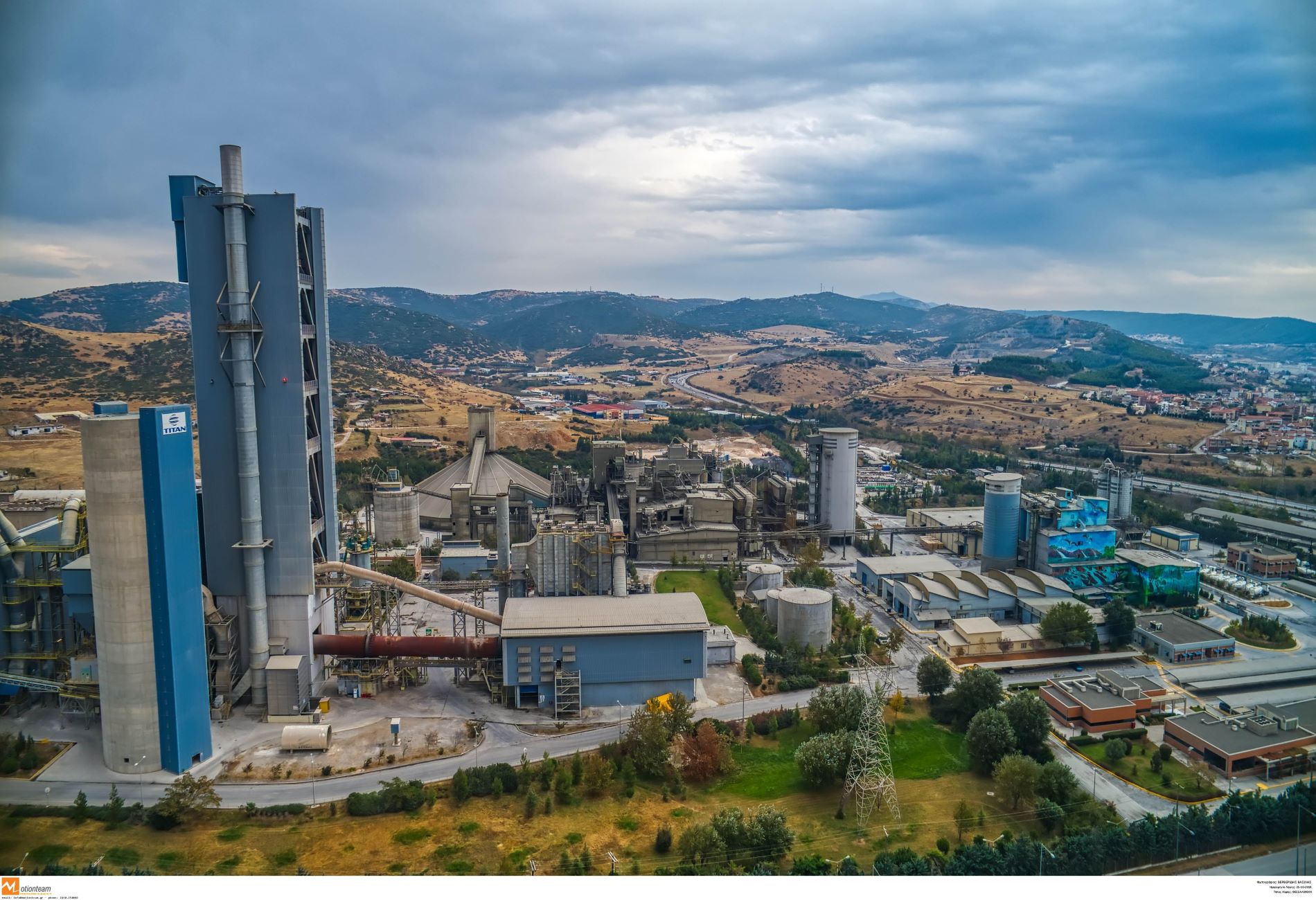 Η νέα επένδυση της ΤΙΤΑΝ, οι τρεις θυγατρικές της DT στην Ελλάδα, το ρεκόρ επενδύσεων και το διακύβευμα των εκλογών
