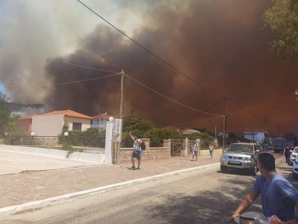 Πυρκαγιά στα Βατερά της Λέσβου © Lesvosnews.net