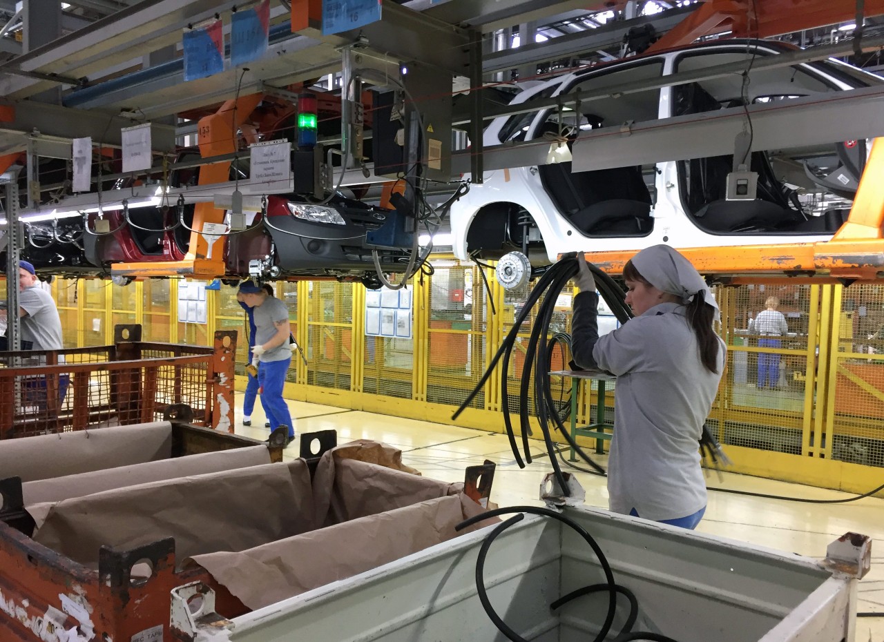 Lada: Η ρωσική αυτοκινητοβιομηχανία AvtoVaz μετρά τις πληγές της