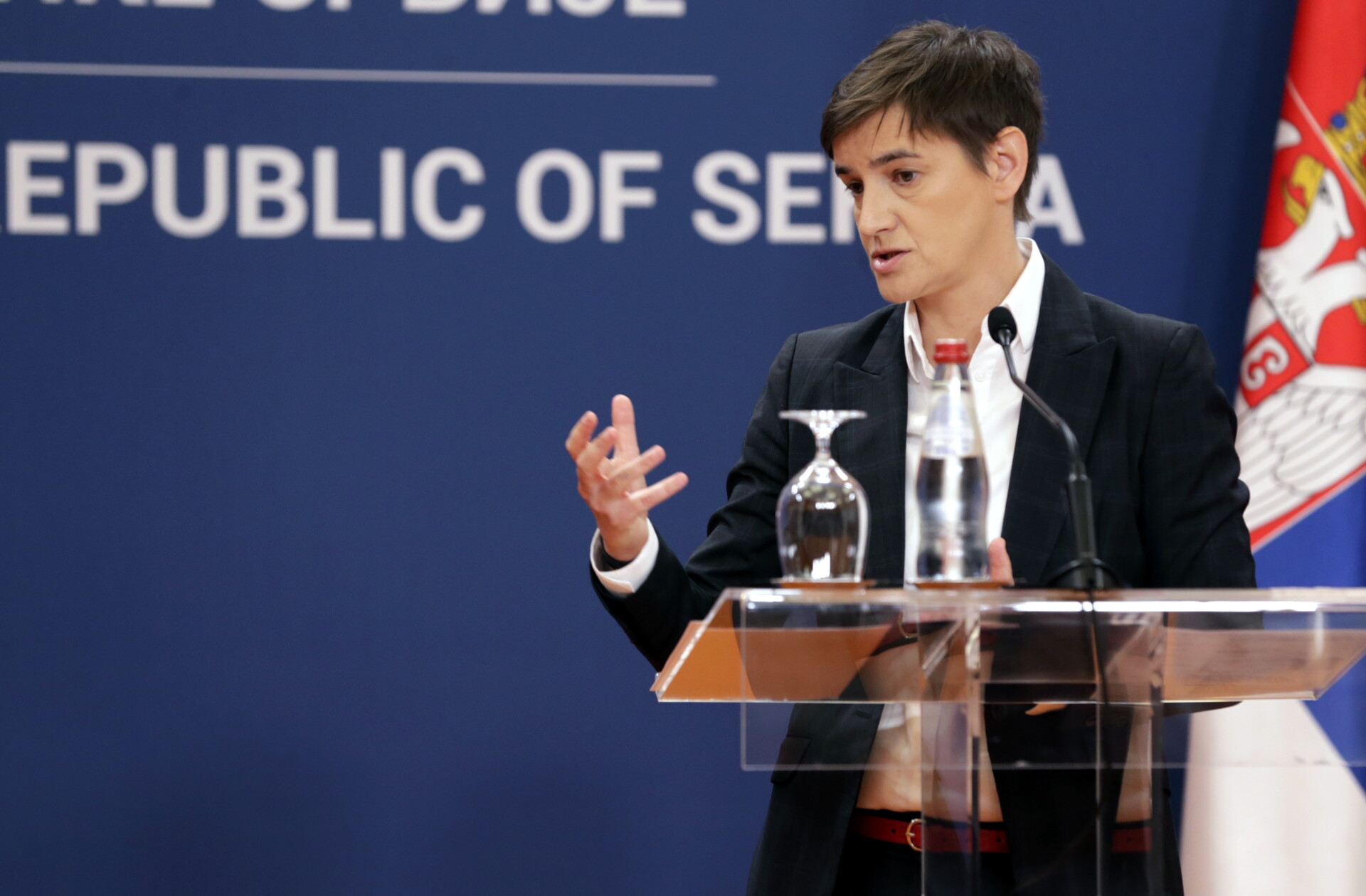 Σερβία: Ο Βούτσιτς διόρισε ξανά πρωθυπουργό την Άνα Μπρνάμπιτς