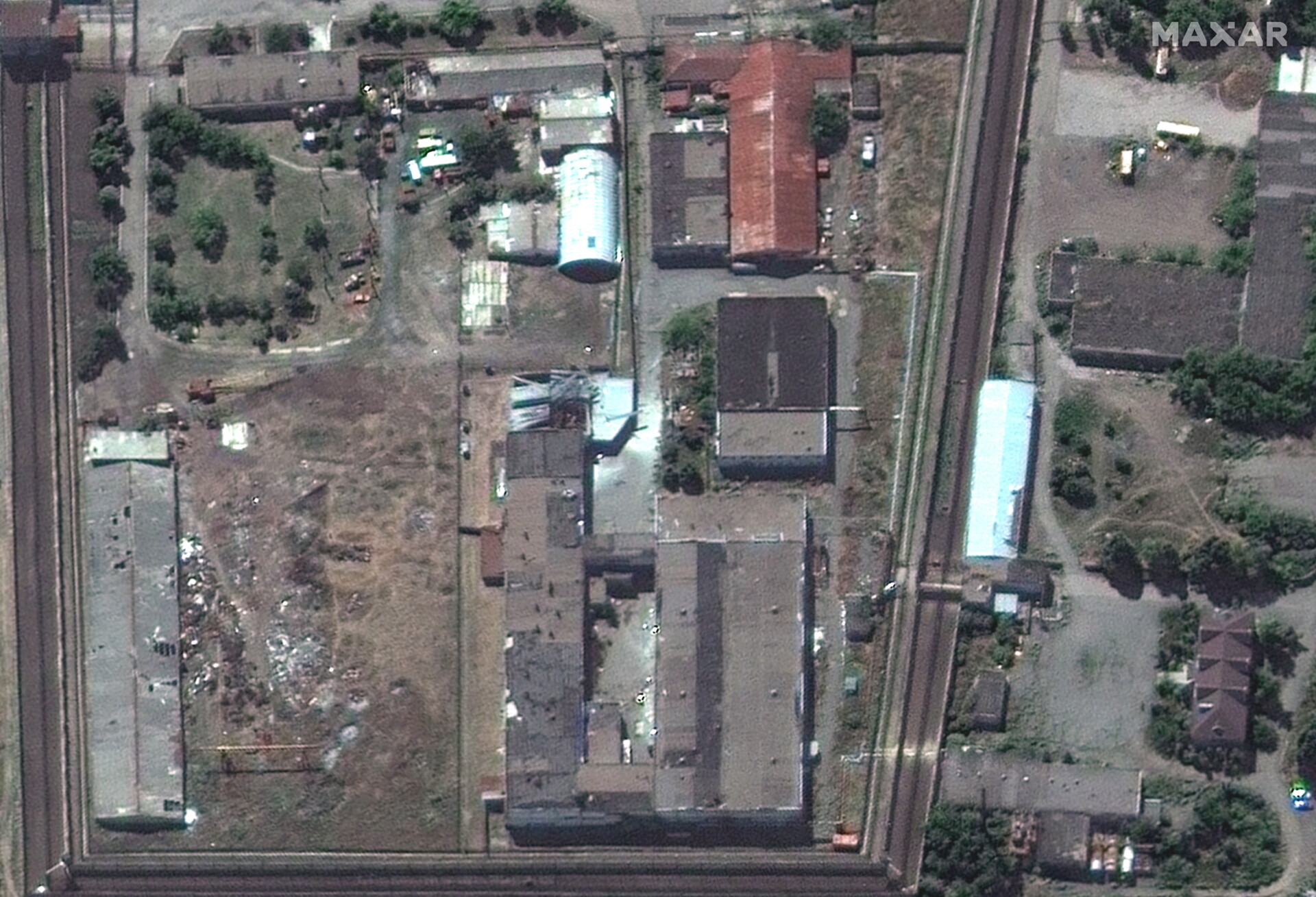 Έκρηξη στις φυλακές της Ολένιβκα © EPA/MAXAR TECHNOLOGIES HANDOUT 
