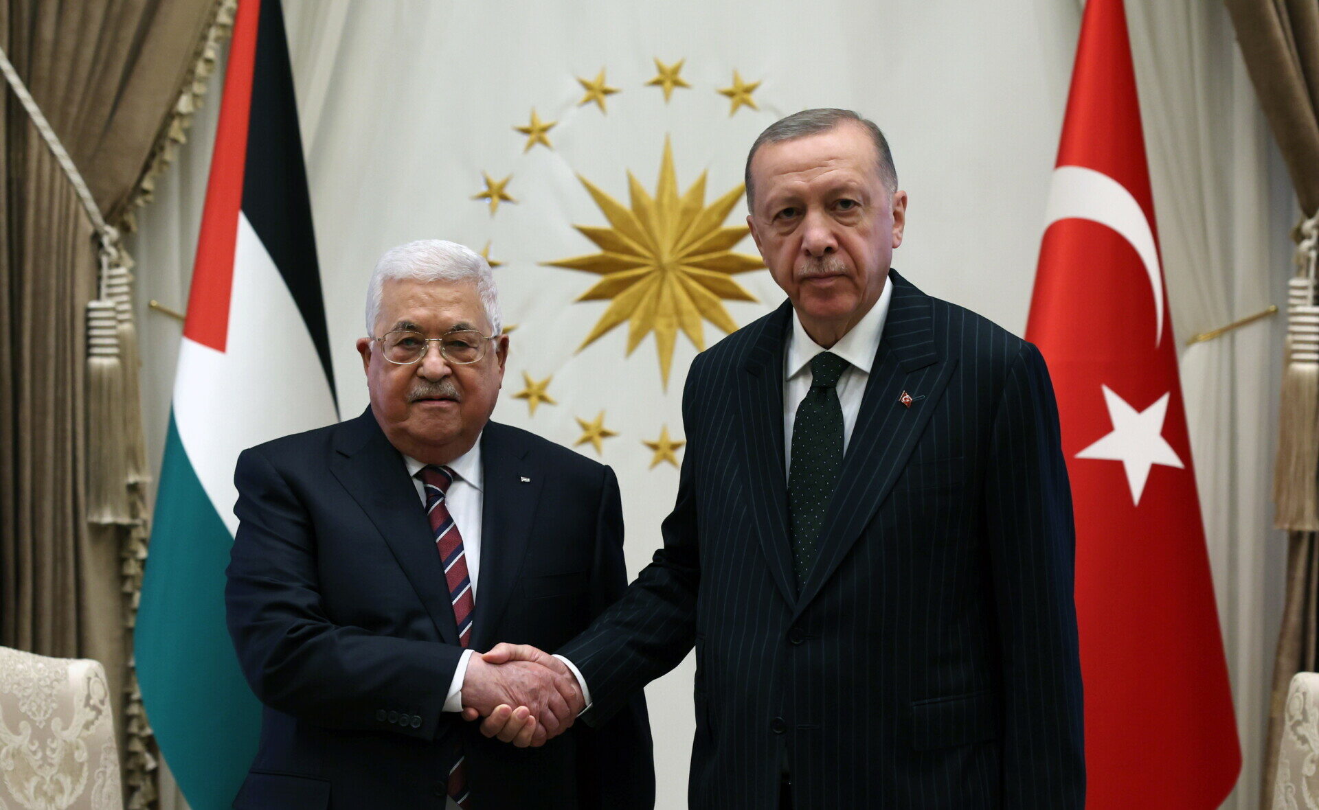 Συνάντηση Ερντογάν - Αμπάς © EPA/TURKISH PRESIDENT PRESS OFFICE