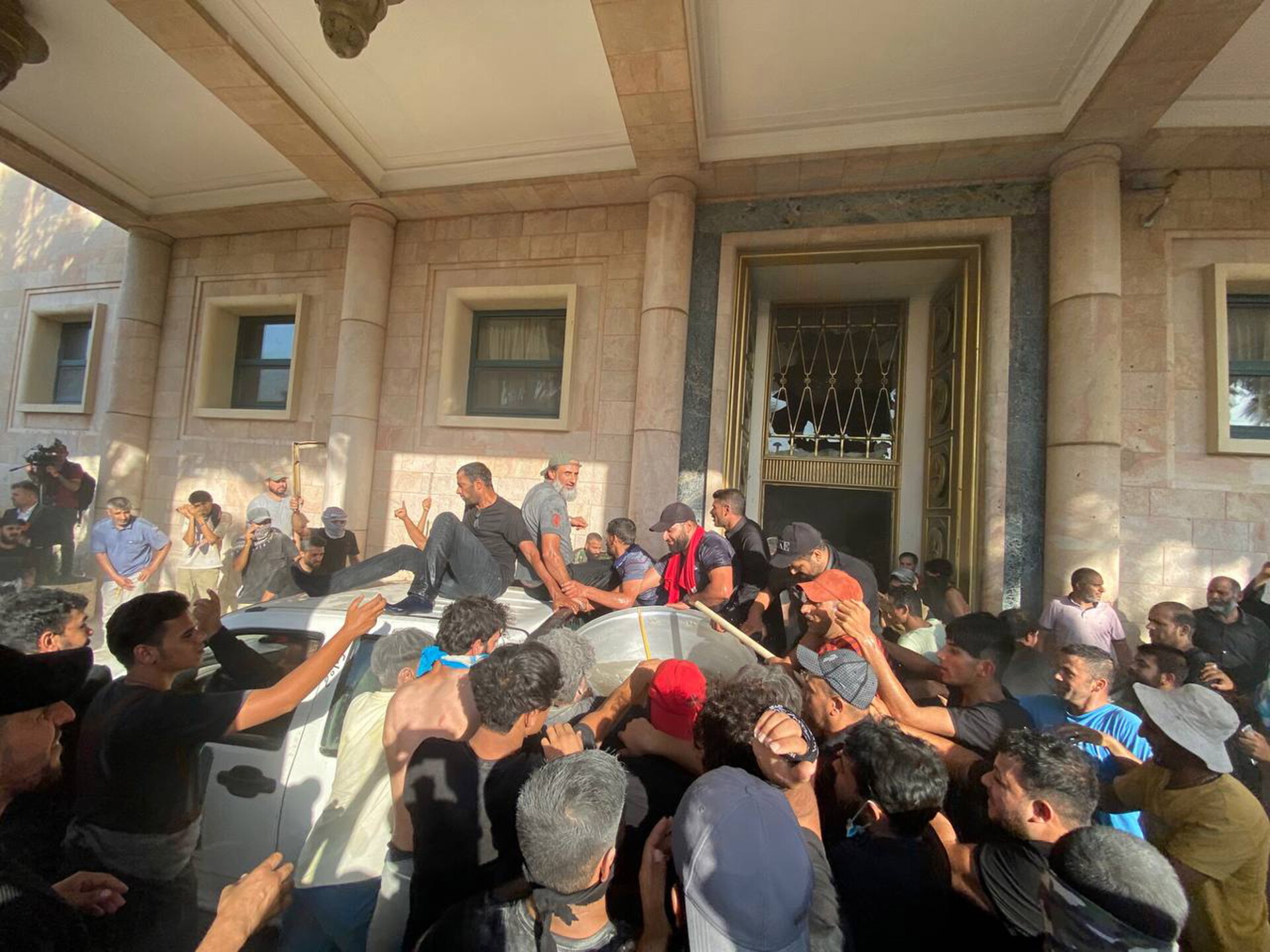 Ιράκ: Οκτώ νεκροί, 85 τραυματίες και απαγόρευση κυκλοφορίας στη Βαγδάτη