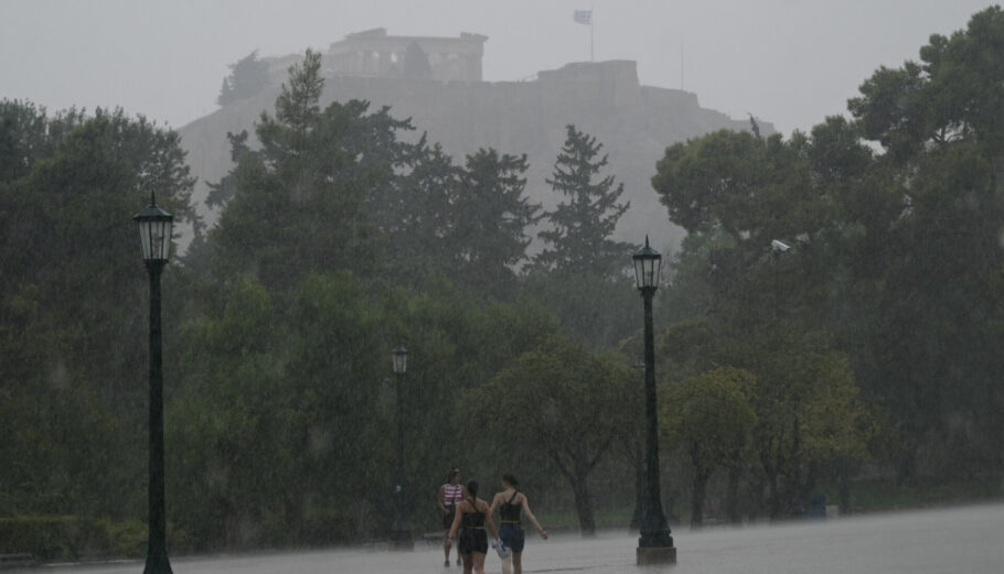 Βροχή στην Αθήνα © Eurokinissi