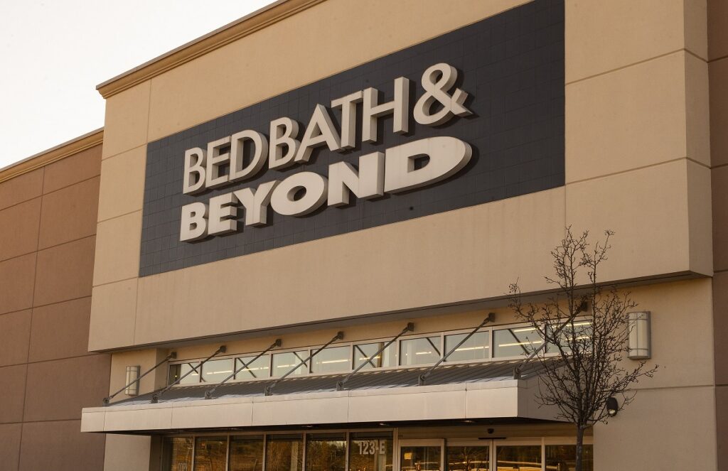 Bed Bath & Beyond: Συντριβή για την μετοχή – Έρχονται λουκέτα και απολύσεις