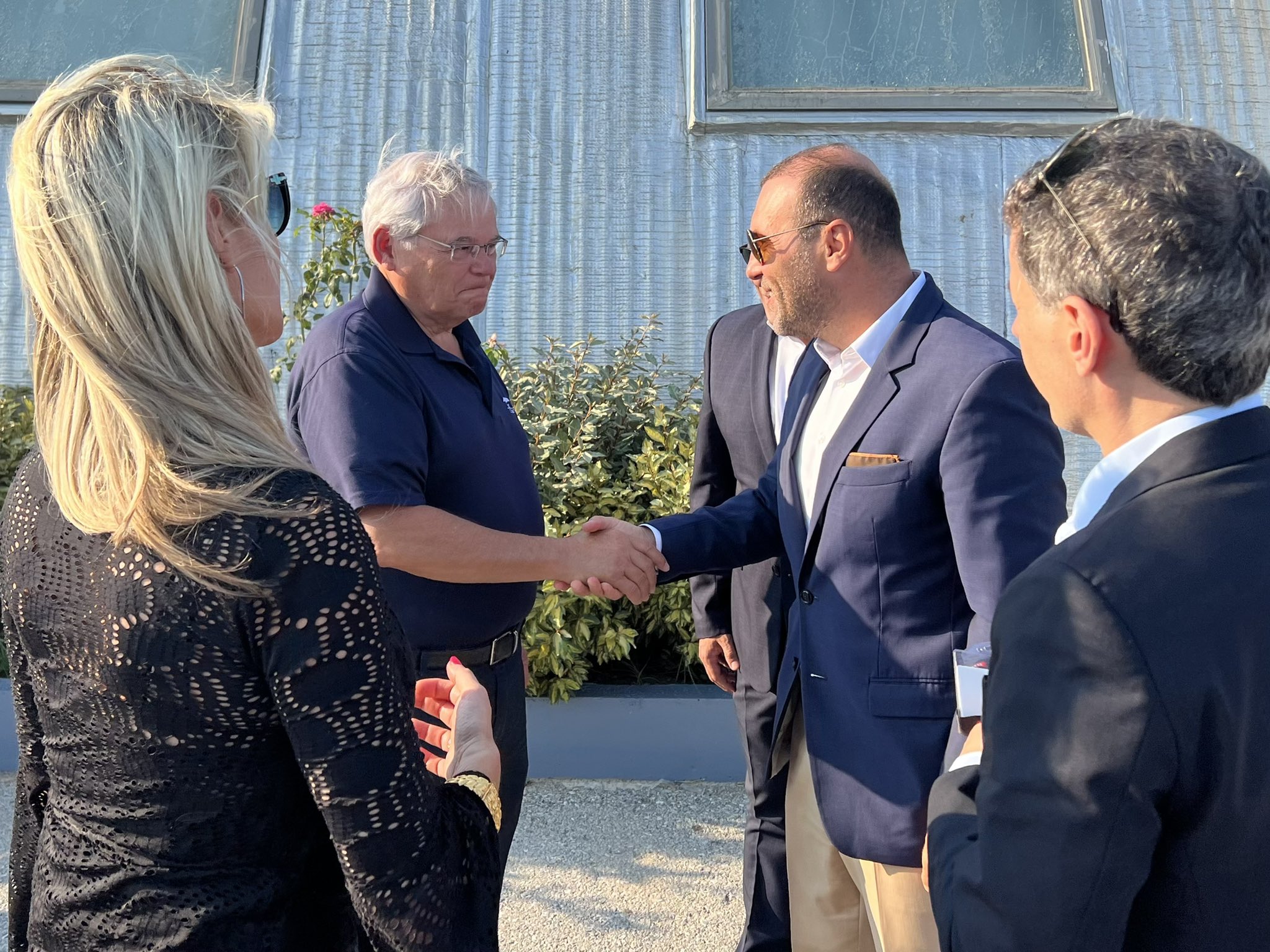 Μενέντεζ: Σε Αλεξανδρούπολη και Σπέτσες μετά το ράπισμα στην Τουρκία