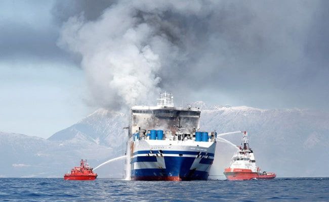 Σουηδία: Τυλίχθηκε στις φλόγες οχηματαγωγό με 300 επιβάτες