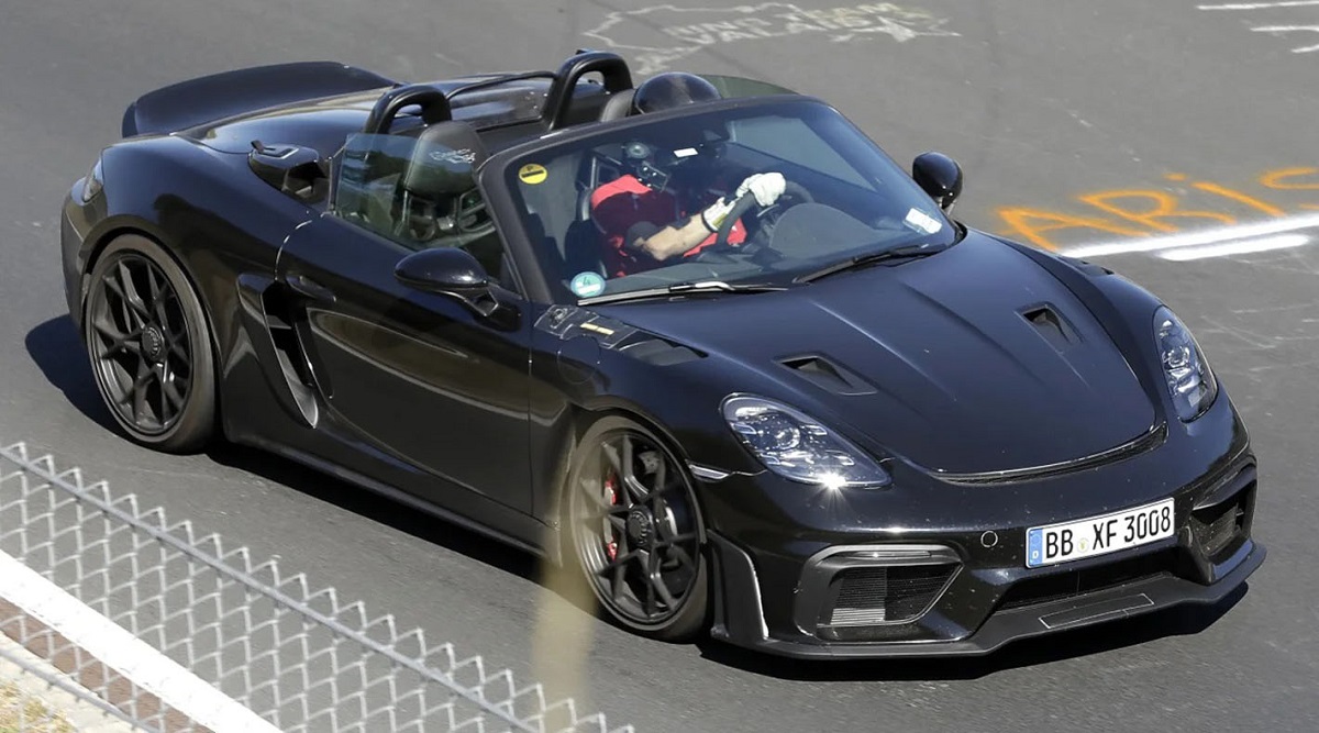 Στην πίστα η άγρια Porsche GT4 RS Spyder