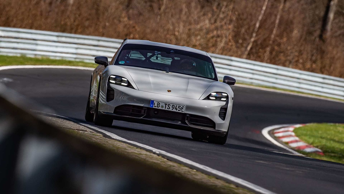 Η Porsche Taycan Turbo S έσπασε το ρεκόρ της Tesla στο Nurburgring