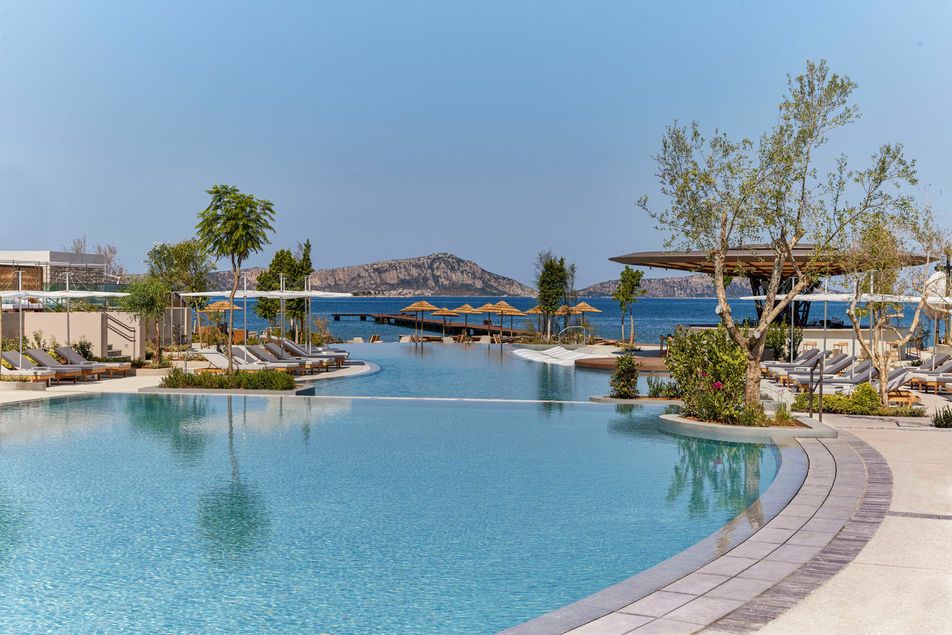 Μέσα στο πρώτο W Costa Navarino