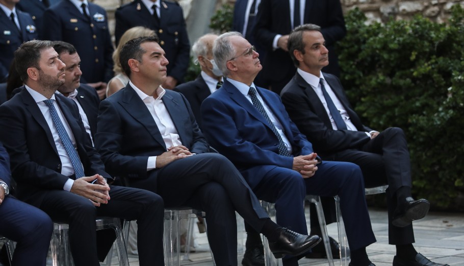 Φορτισμένο το πολιτικό σκηνικό για τις παρακολουθήσεις