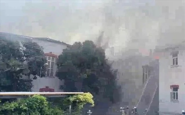 Φωτιά στο ελληνικό νοσοκομείο Μπαλουκλή στην Κωνσταντινούπολη Πηγή: anadolu