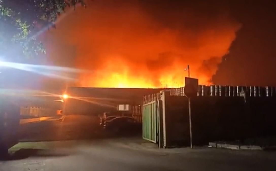 Ουκρανία: Τοξική αμμωνία εκλύθηκε από φλεγόμενο ζυθοποιείο