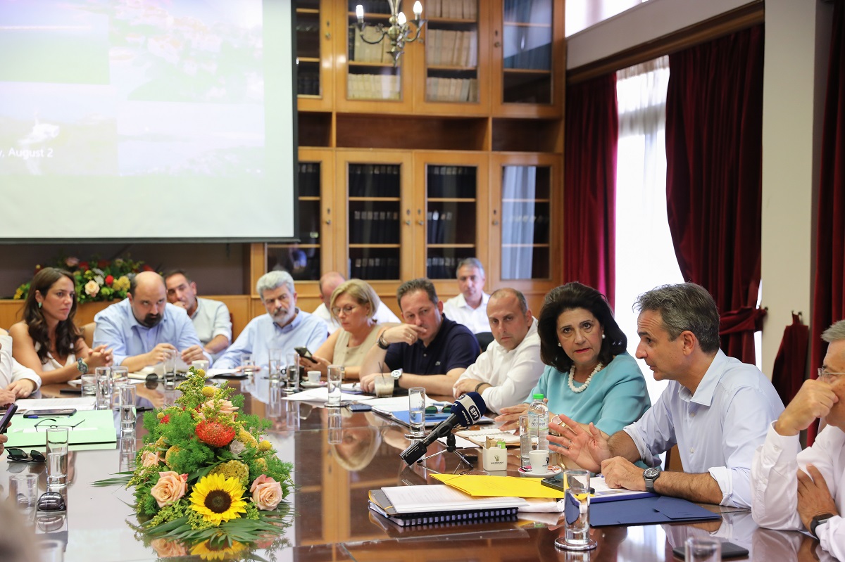 Επίσκεψη του πρωθυπουργού Κυριάκου Μητσοτάκη στην Κεφαλονιά, Τρίτη 2 Αυγούστου 2022. (ΓΙΩΡΓΟΣ ΒΙΤΣΑΡΑΣ/ΓΡΑΦΕΙΟ ΤΥΠΟΥ ΠΡΩΘΥΠΟΥΡΓΟΥ/EUROKINISSI)