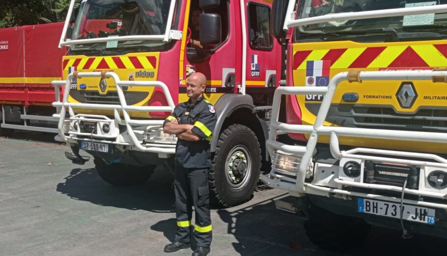 Ο επικεφαλής των Γάλλων πυροσβεστών, Σιλβέν Σεβάλ © ΑΠΕ-ΜΠΕ