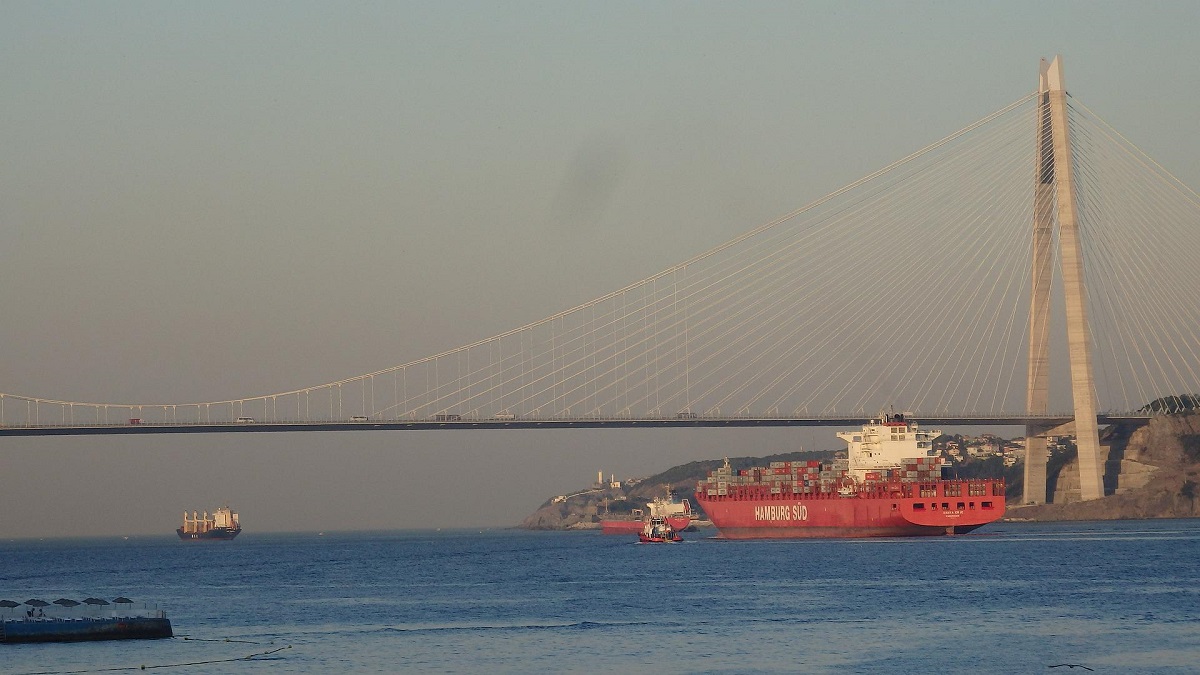 Τουρκία: Aυξάνει κατά 400% τα τέλη διέλευσης πλοίων στον Βόσπορο