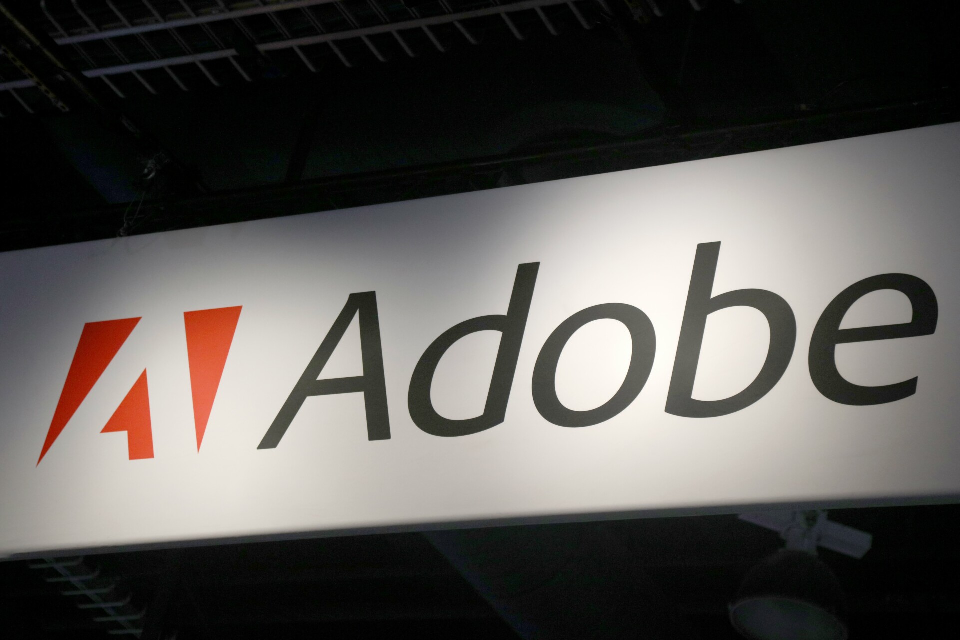 Ναυάγησε η συμφωνία 20 δισ. μεταξύ Adobe και Figma