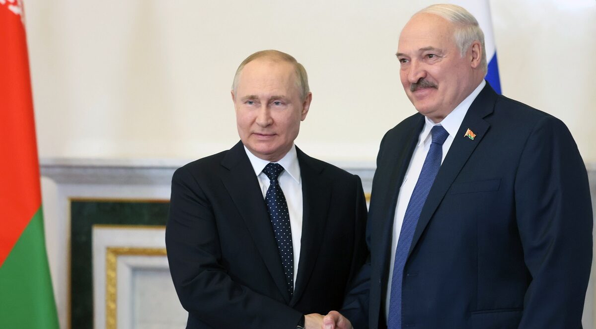 Βλαντίμιρ Πούτιν και Αλεξάντερ Λουκασένκο ©EPA/MIKHAIL METZEL / KREMLIN / POOL MANDATORY CREDIT