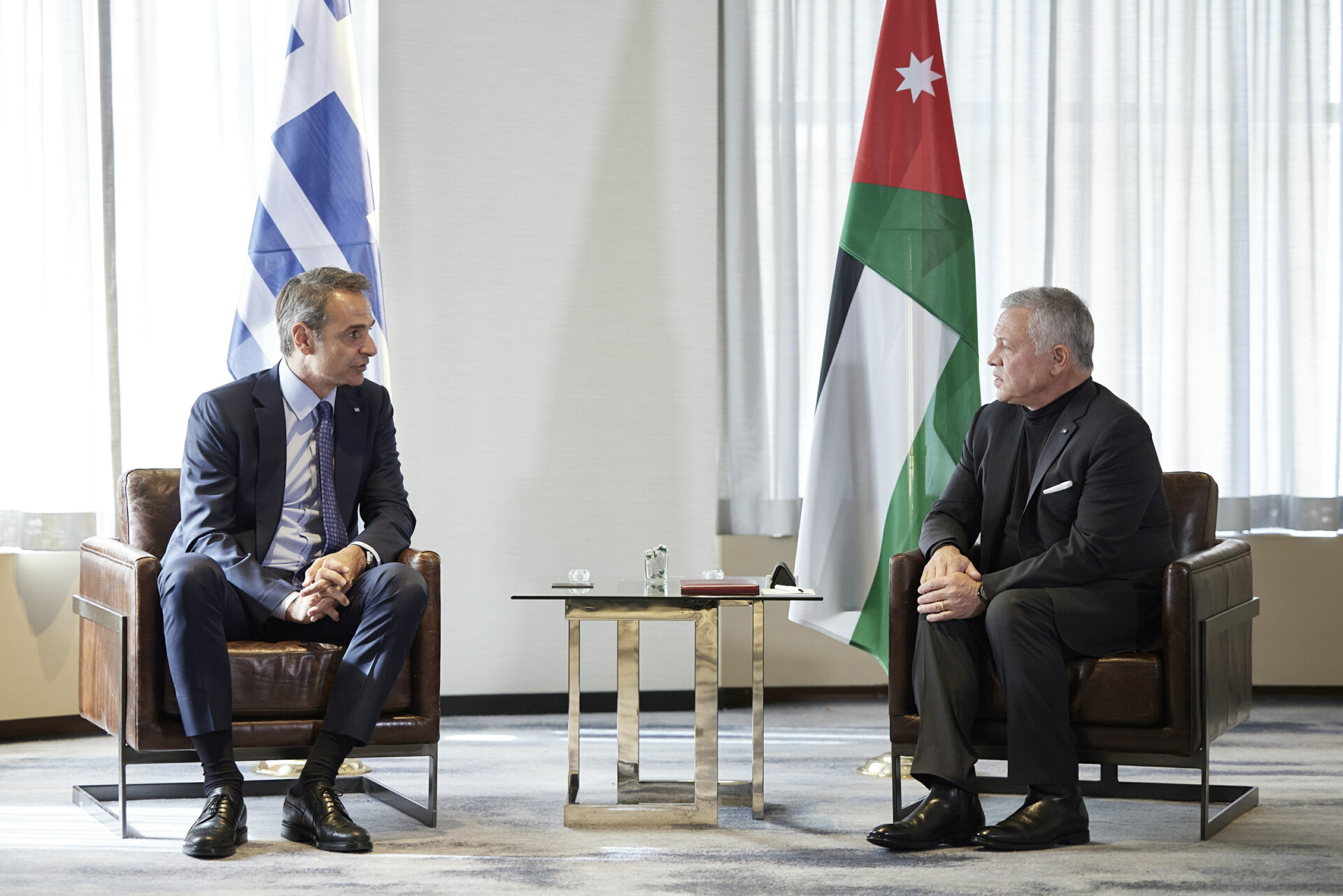 Ο πρωθυπουργός Κυριάκος Μητσοτάκης με τον Βασιλιά Abdullah II της Ιορδανίας © ΑΠΕ-ΜΠΕ/ΓΡΑΦΕΙΟ ΤΥΠΟΥ ΠΡΩΘΥΠΟΥΡΓΟΥ/ΔΗΜΗΤΡΗΣ ΠΑΠΑΜΗΤΣΟΣ