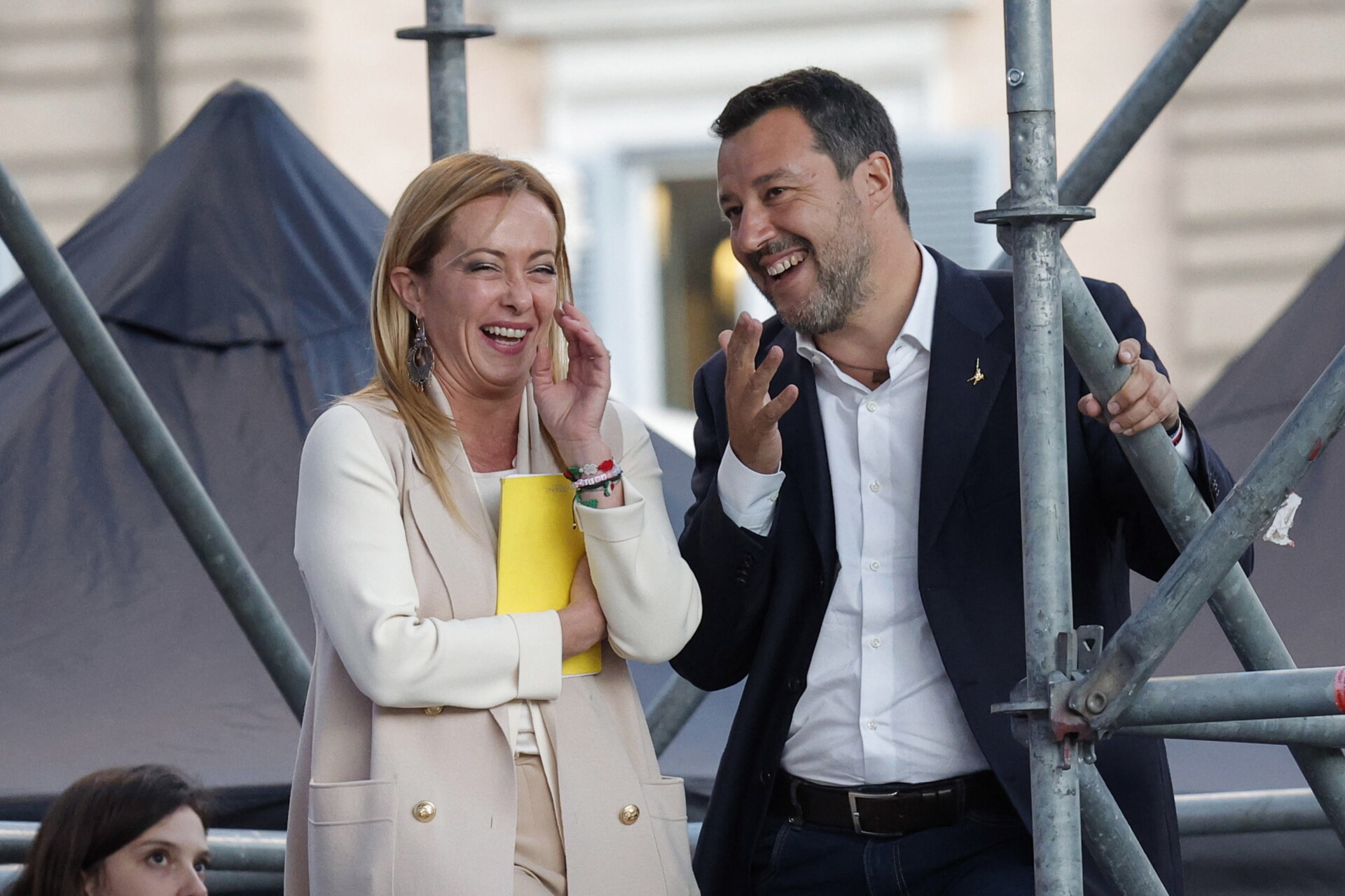 Η Τζόρτζια Μελόνι και ο Ματέο Σαλβίνι © EPA/GIUSEPPE LAMI