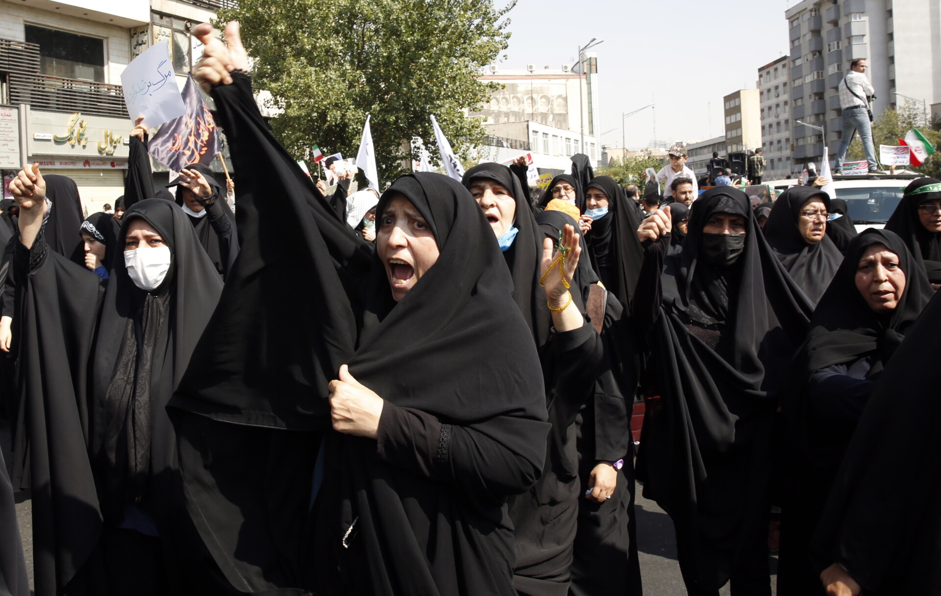 Συγκέντρωση διαμαρτυρίας στο Ιράν © EPA/ABEDIN TAHERKENAREH