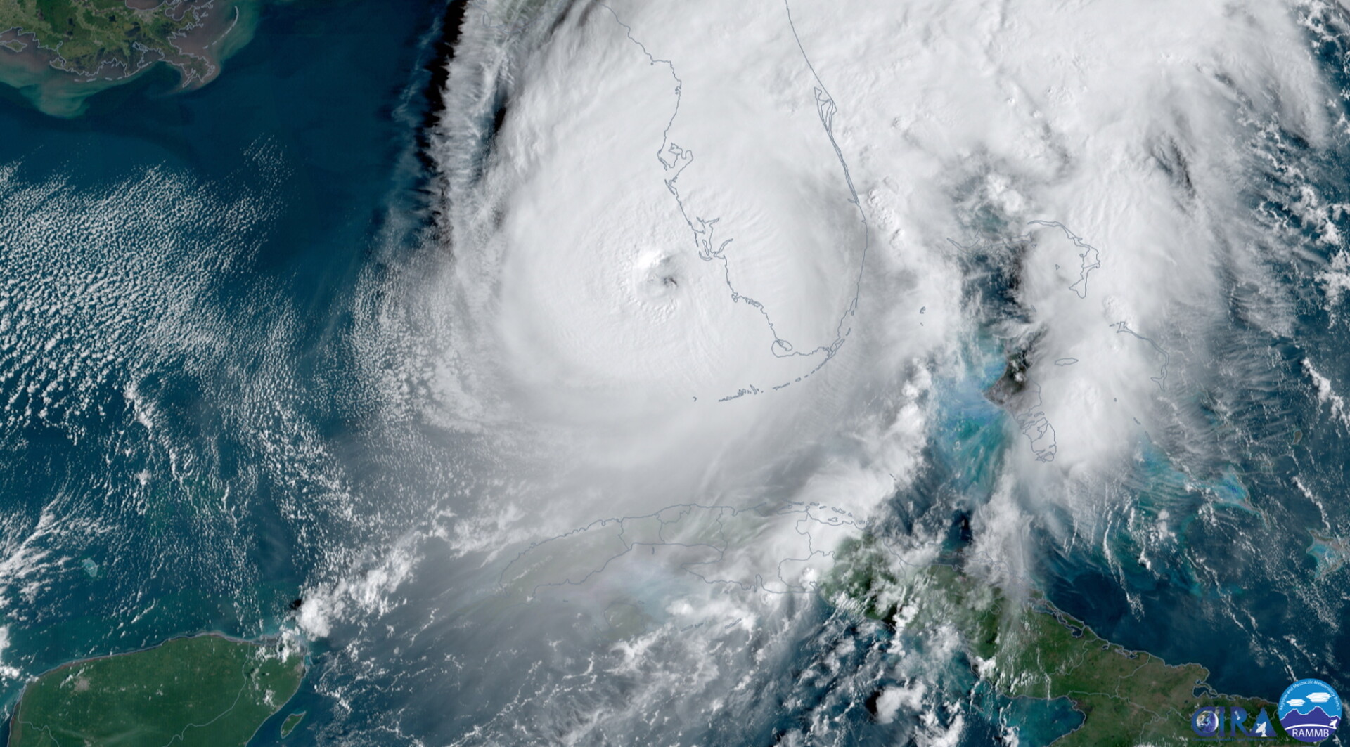 Ο κυκλώνας Ίαν από δορυφόρο © EPA/RAMMB/NOAA/NESDIS HANDOUT